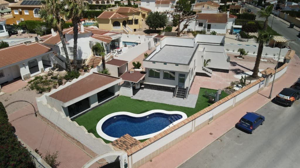 Vrijstaande Villa met 3 slaapkamers in Ciudad Quesada - 1