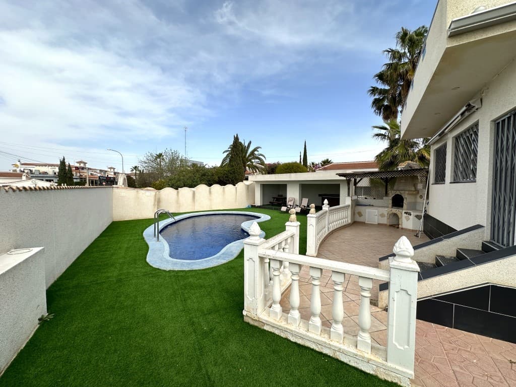 Vrijstaande Villa met 3 slaapkamers in Ciudad Quesada - 19