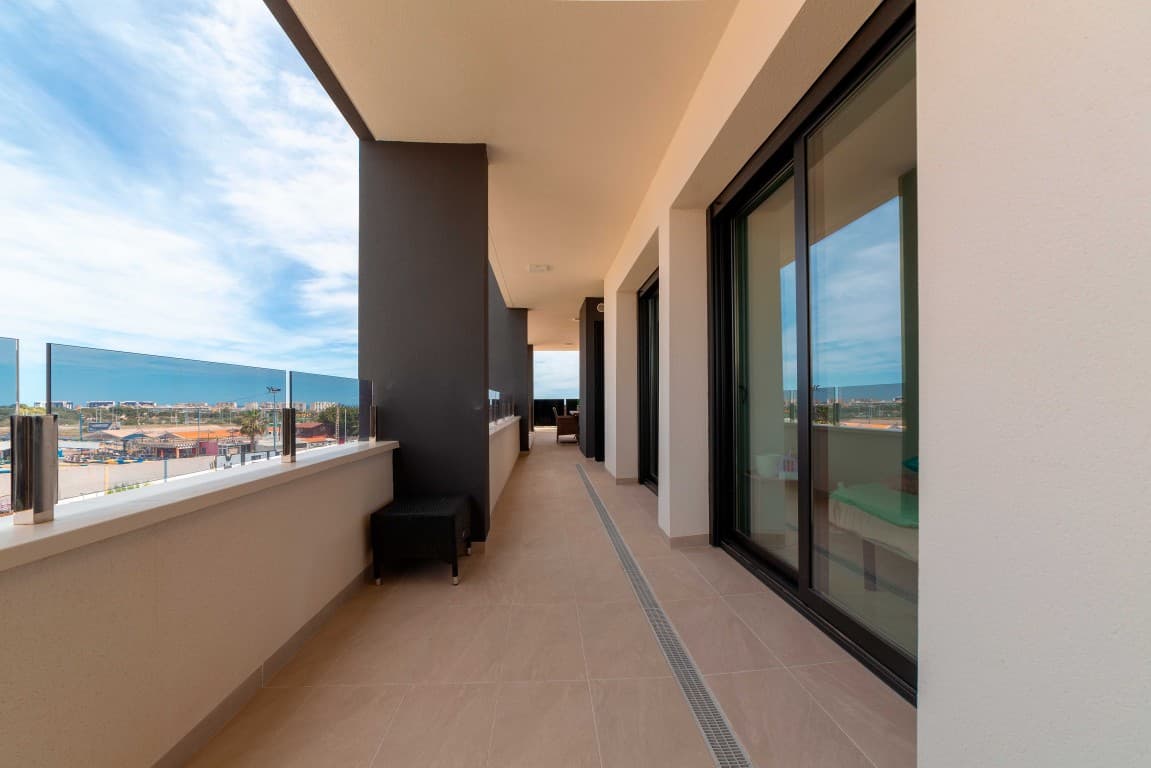 Tussenverdieping Appartement met 3 slaapkamers in Playa Flamenca - 12