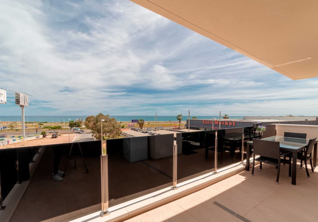 Tussenverdieping Appartement met 3 slaapkamers in Playa Flamenca - 14