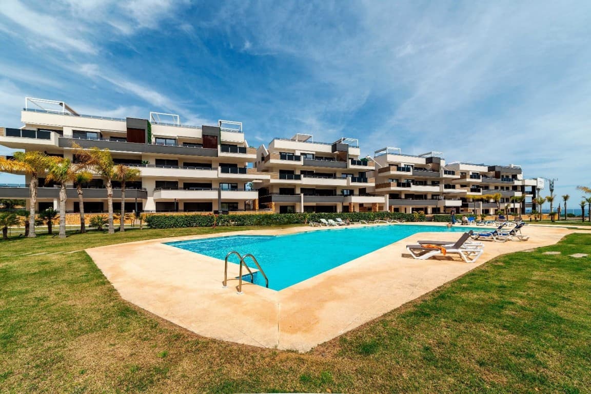 Tussenverdieping Appartement met 3 slaapkamers in Playa Flamenca - 16