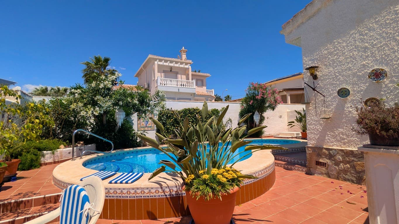 Villa - Chalet de 4 dormitorios en Ciudad Quesada - 16