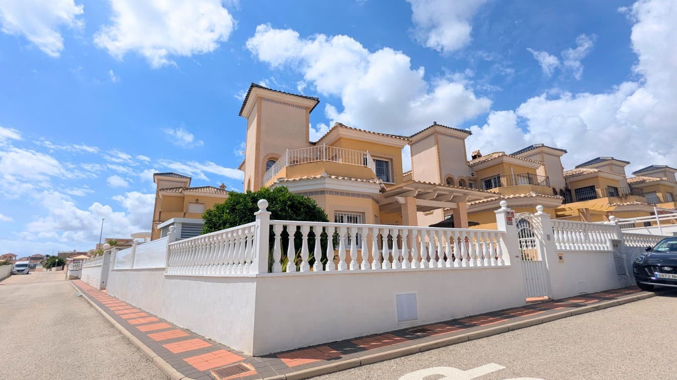 3 bed Detached Villa in Lo Crispin - 1