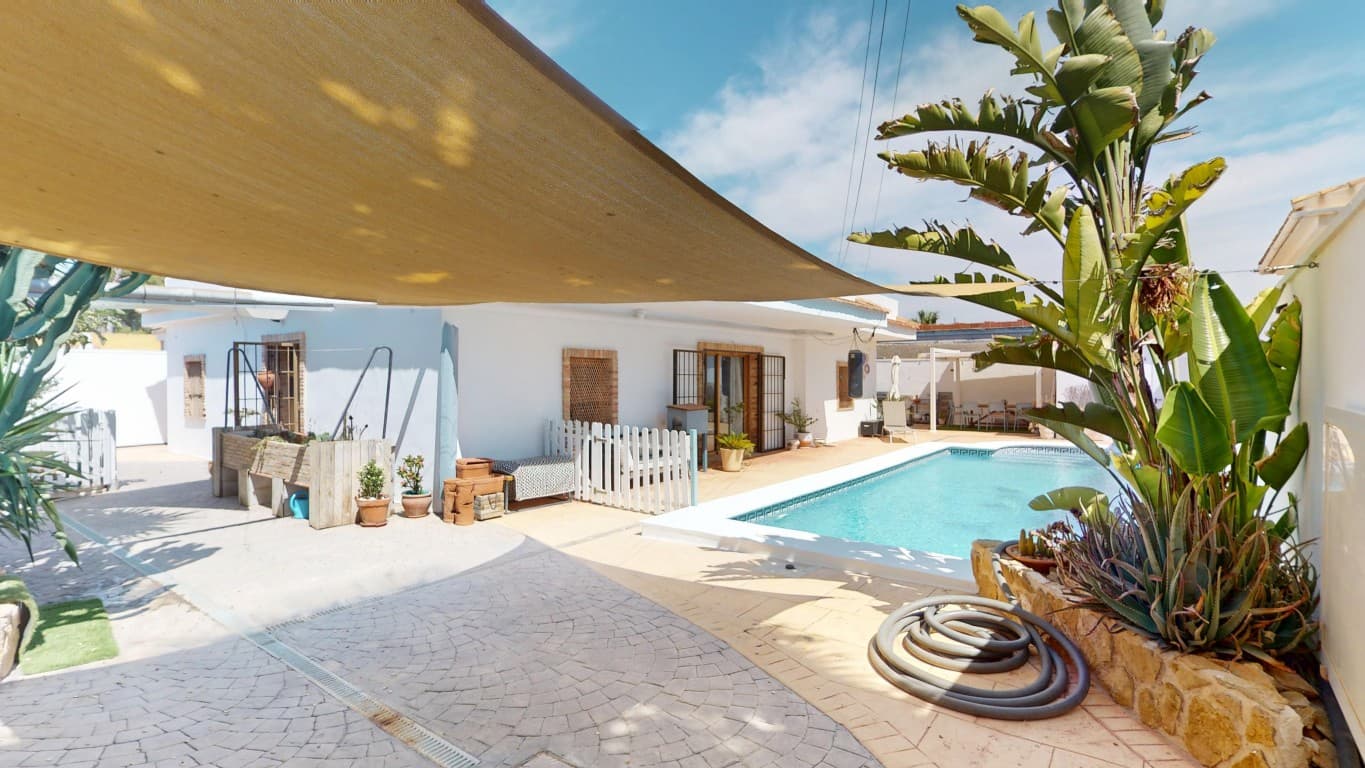 3 bed Detached Villa in Los Alcazares - 9