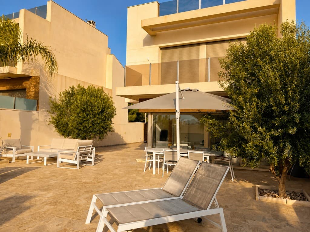 3 bed Detached Villa in San Miguel de Salinas - 4