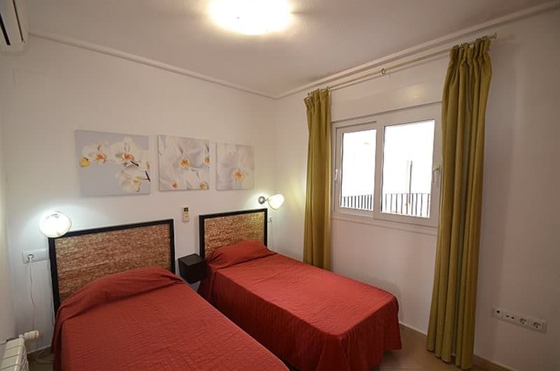 2 bed Middle Floor Apartment in Hacienda Riquelme - 13