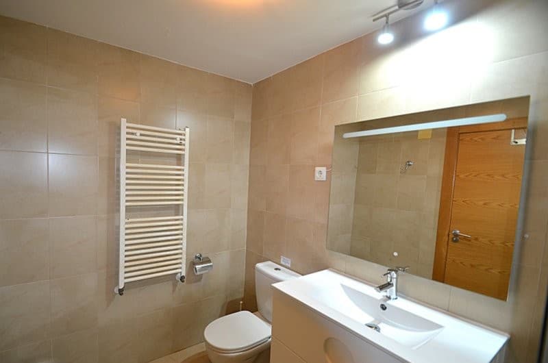 2 bed Middle Floor Apartment in Hacienda Riquelme - 17