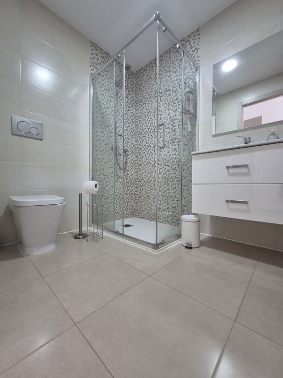 2 bed Middle Floor Apartment in Cabo Roig - 11