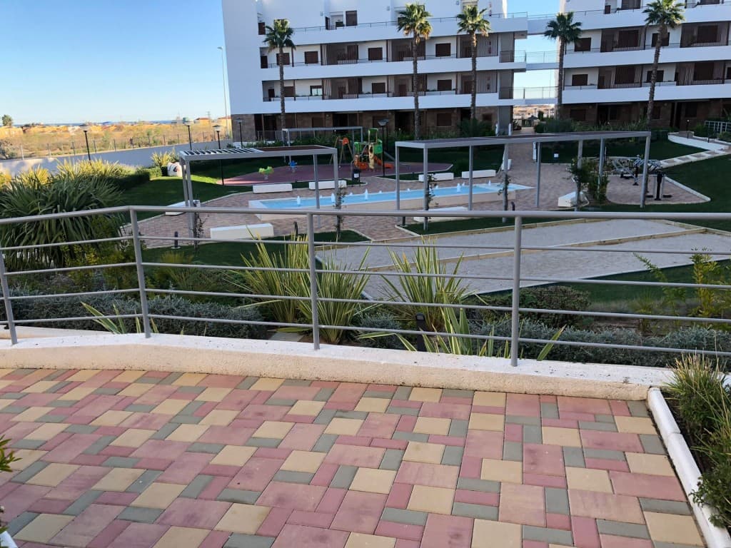 2 bed Middle Floor Apartment in Cabo Roig - 16