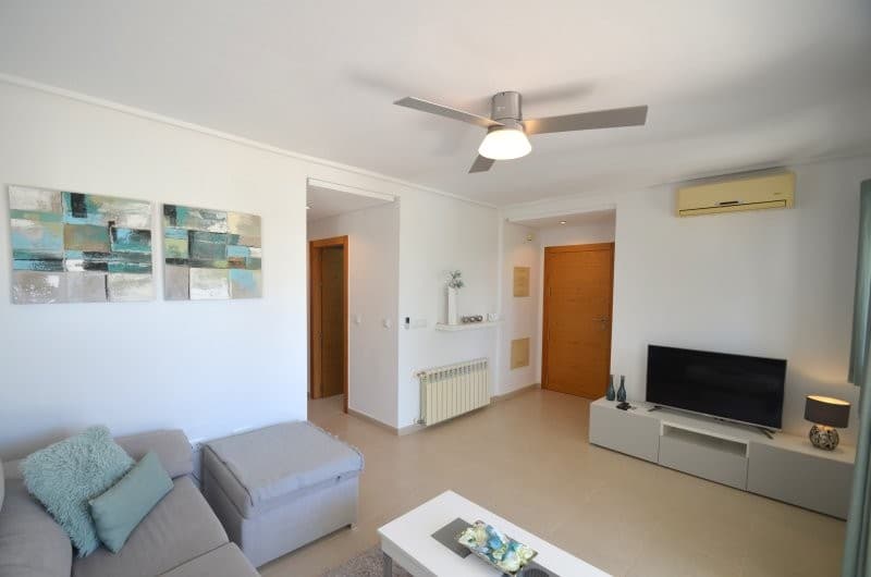 2 bed Middle Floor Apartment in Hacienda Riquelme - 4