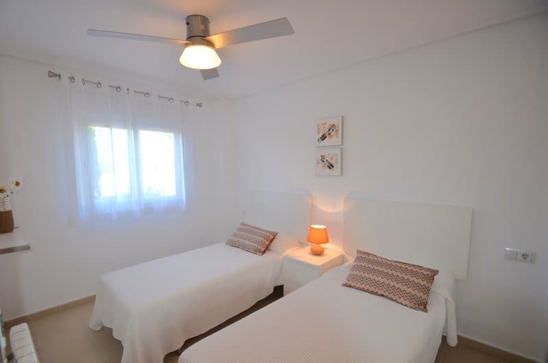 2 bed Middle Floor Apartment in Hacienda Riquelme - 8