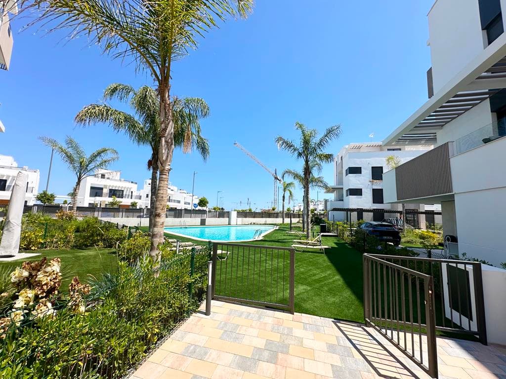Apartamento Planta Media de 2 dormitorios en Santa Rosalia Lake and Life Resort - 29