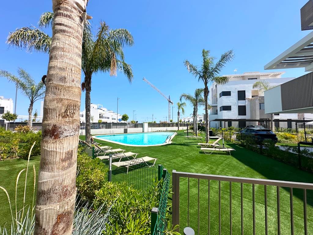 Apartamento Planta Media de 2 dormitorios en Santa Rosalia Lake and Life Resort - 4