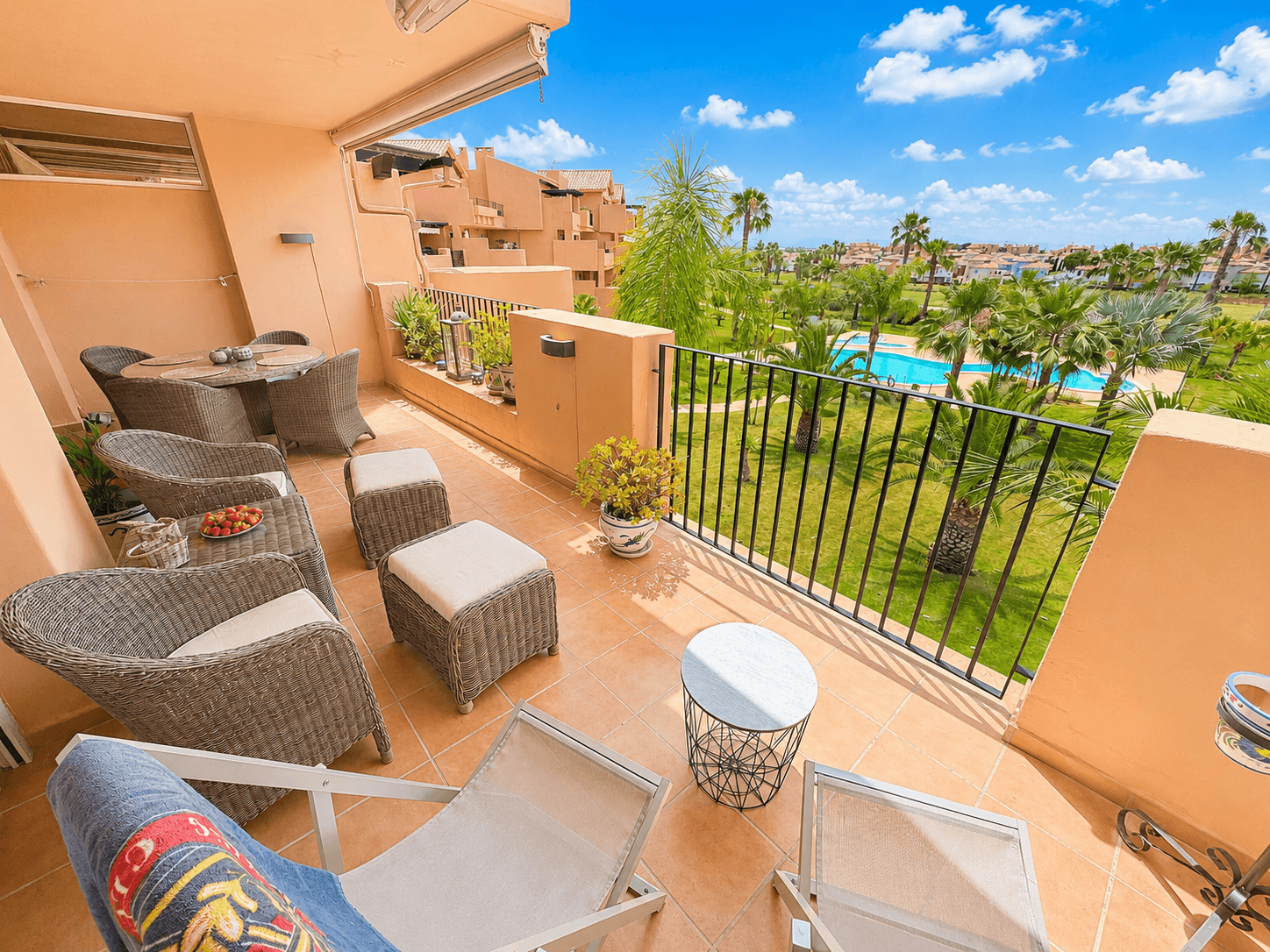 Apartamento Planta Media de 2 dormitorios en Mar Menor Golf Resort - 1