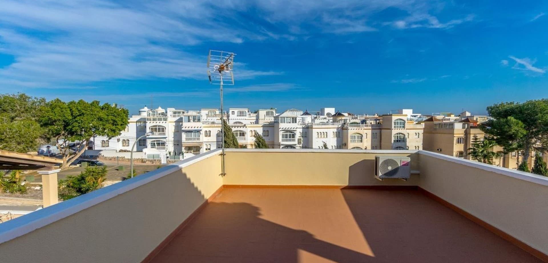 Villa - Chalet de 3 dormitorios en Orihuela Costa - 2