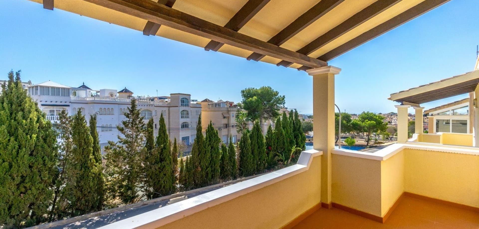 Villa - Chalet de 3 dormitorios en Orihuela Costa - 28