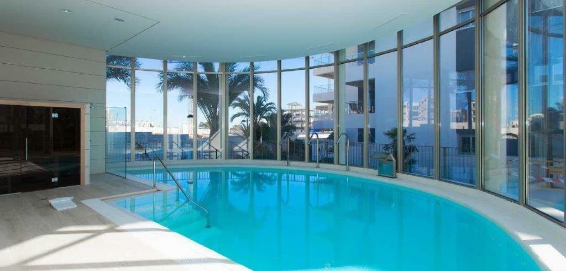 Apartamento Planta Media de 3 dormitorios en Orihuela Costa - 1