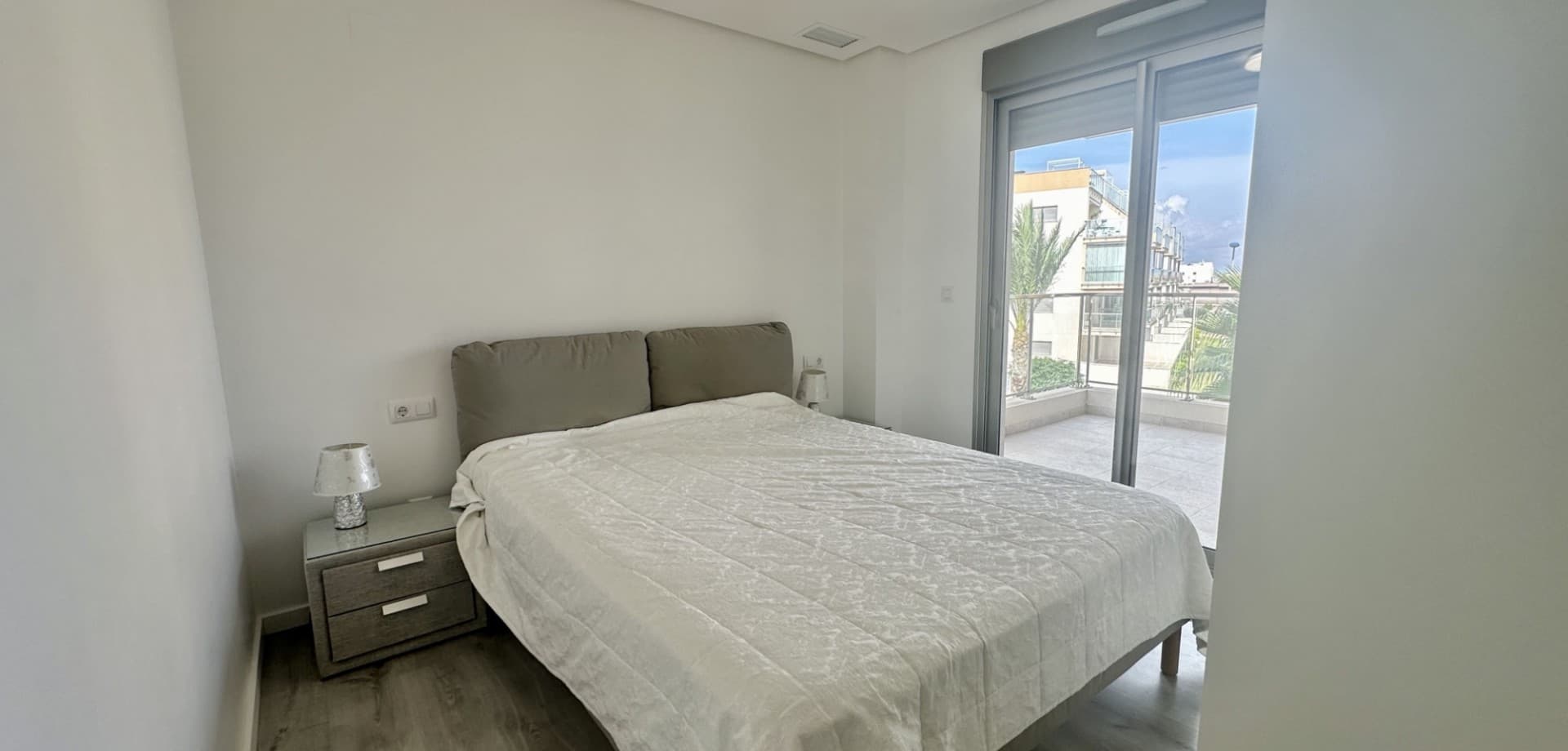 Apartamento Planta Media de 3 dormitorios en Orihuela Costa - 26