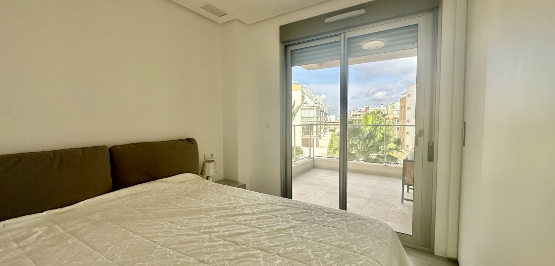 Apartamento Planta Media de 3 dormitorios en Orihuela Costa - 5