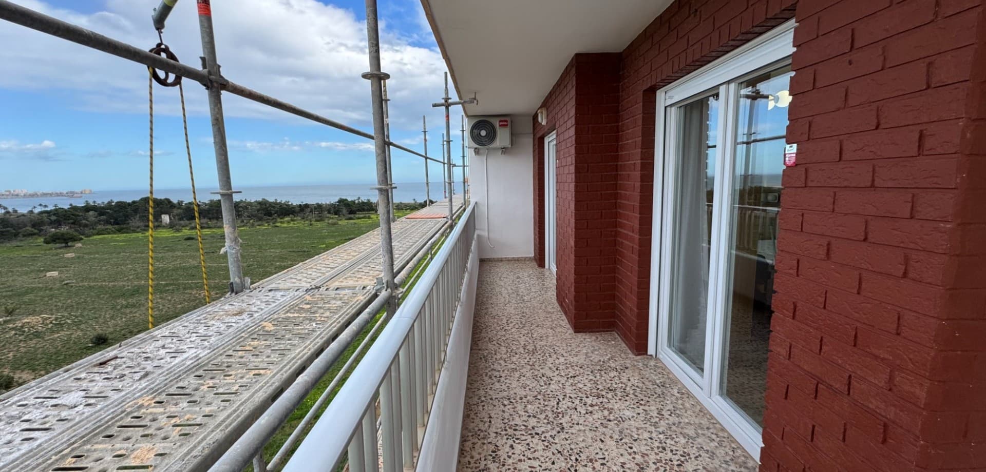 Tussenverdieping Appartement met 2 slaapkamers in Orihuela Costa - 2