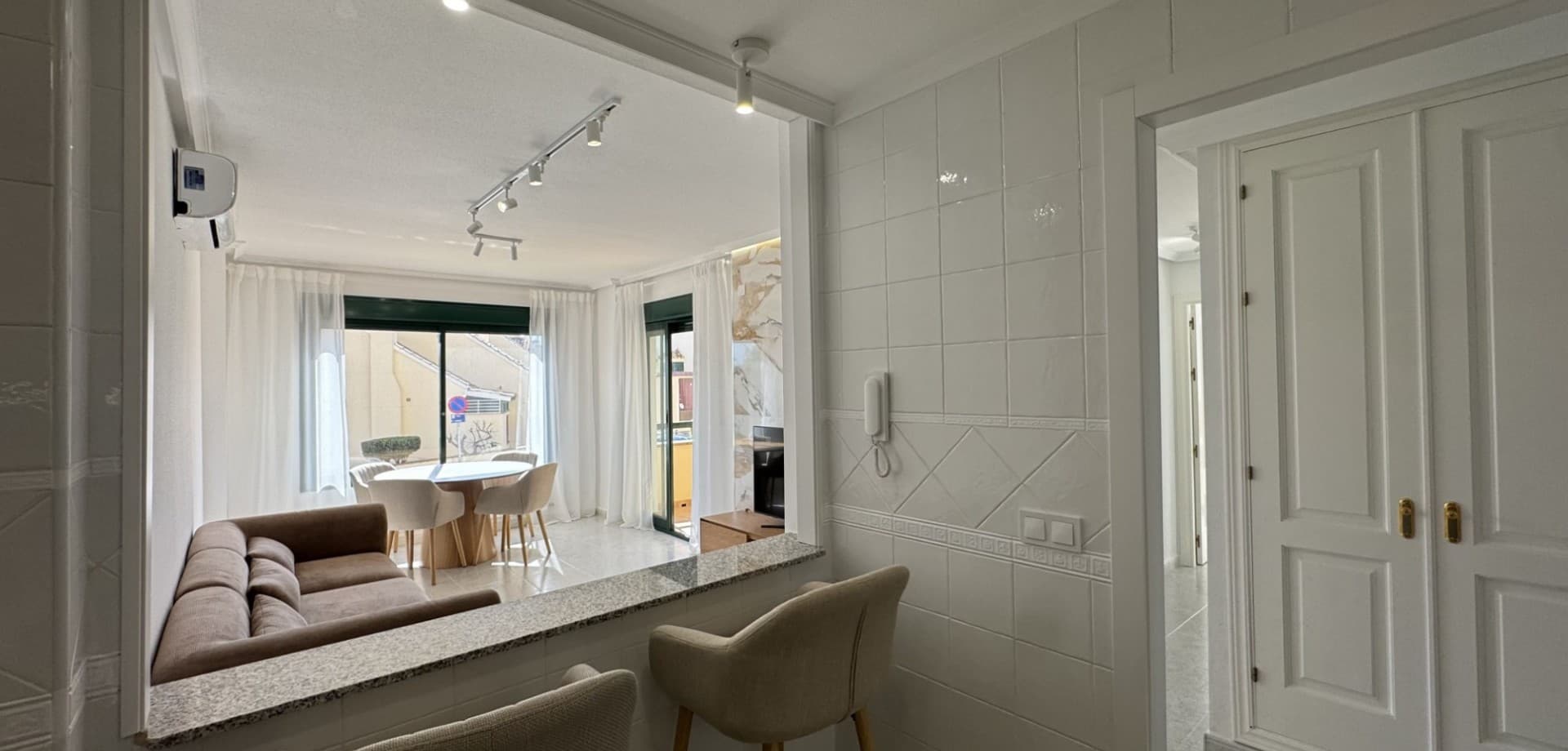 Apartamento Planta Media de 2 dormitorios en Orihuela Costa - 17