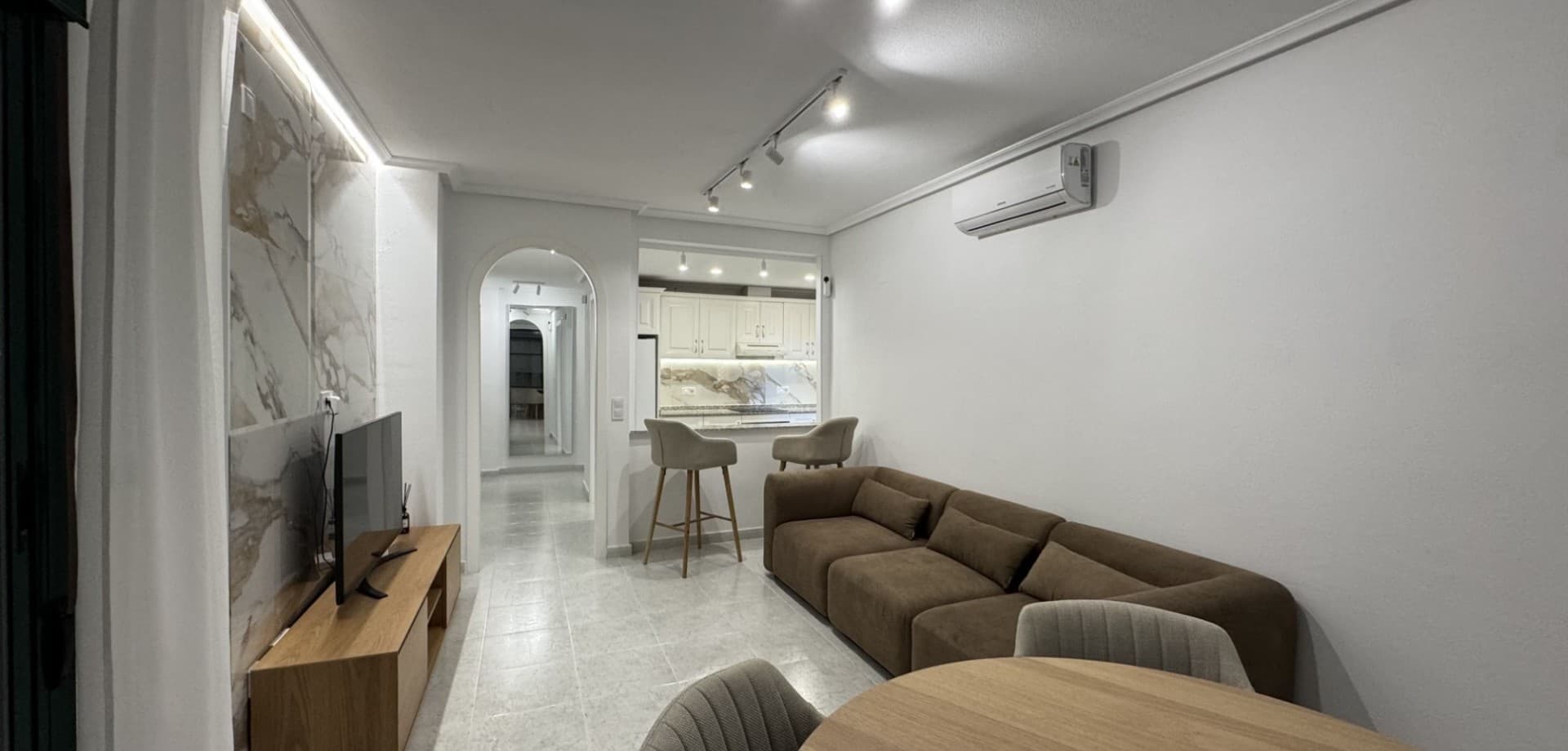 Apartamento Planta Media de 2 dormitorios en Orihuela Costa - 20