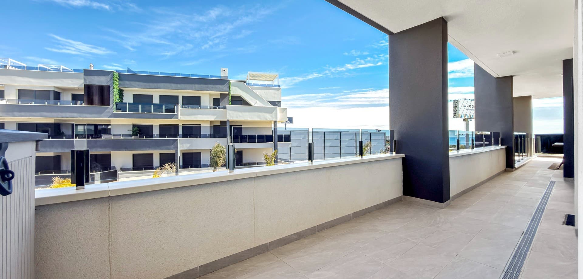 Apartamento Planta Media de 3 dormitorios en Orihuela Costa - 21