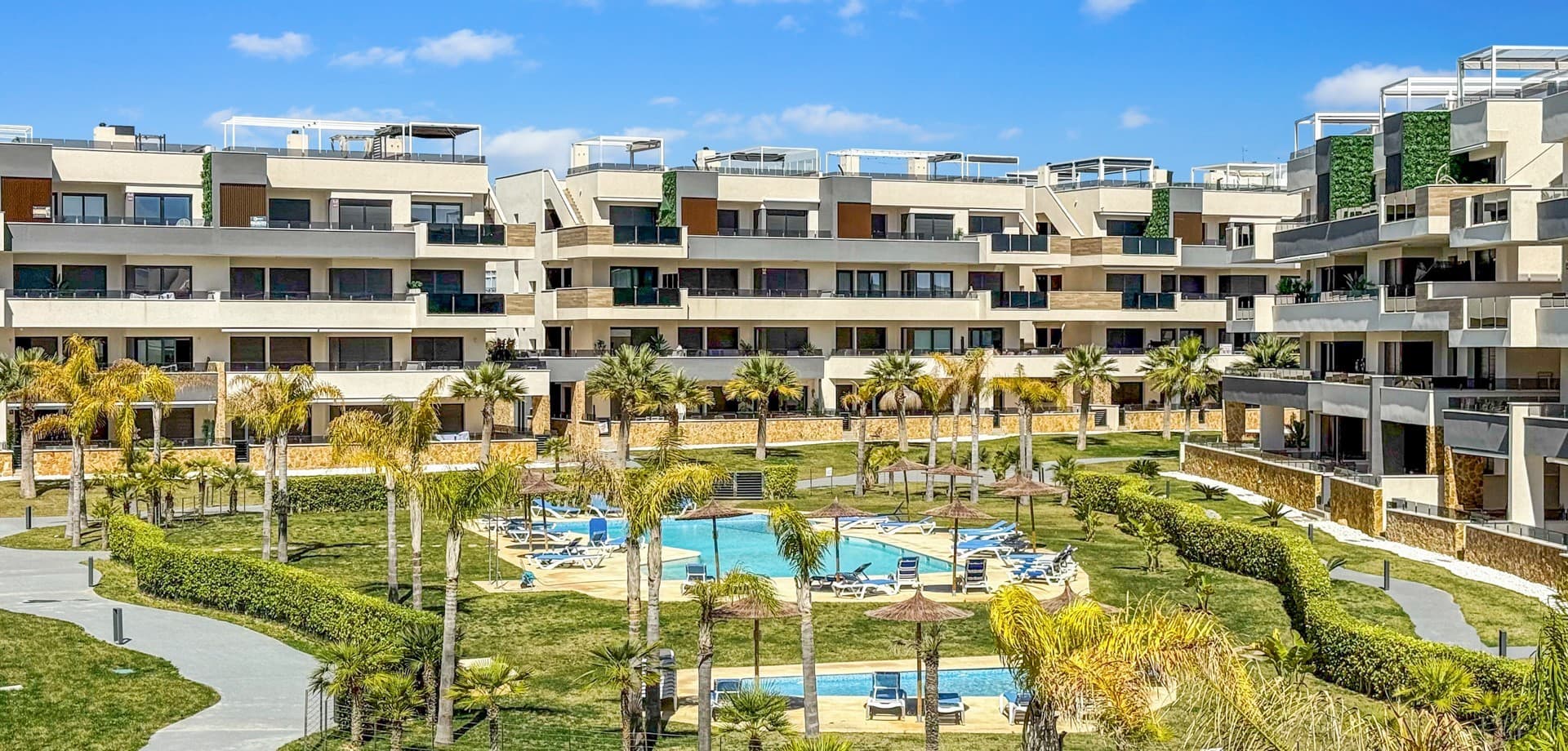 Apartamento Planta Media de 3 dormitorios en Orihuela Costa - 1