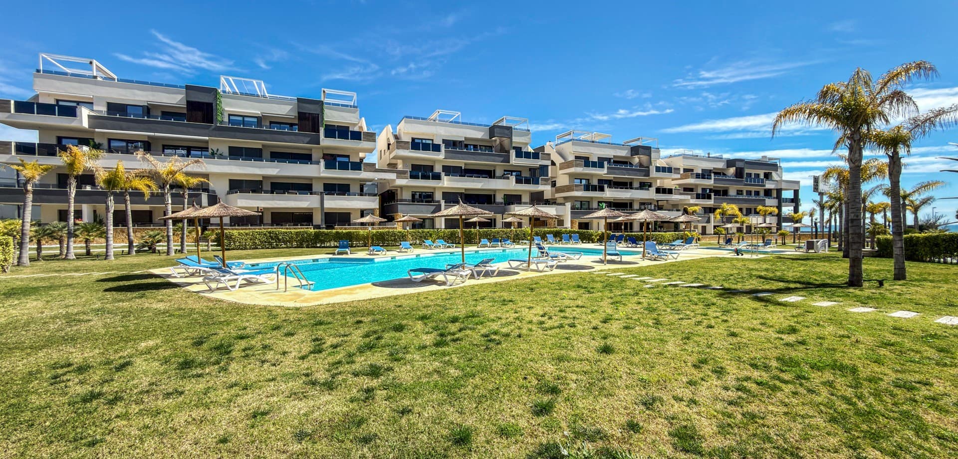Apartamento Planta Media de 3 dormitorios en Orihuela Costa - 13