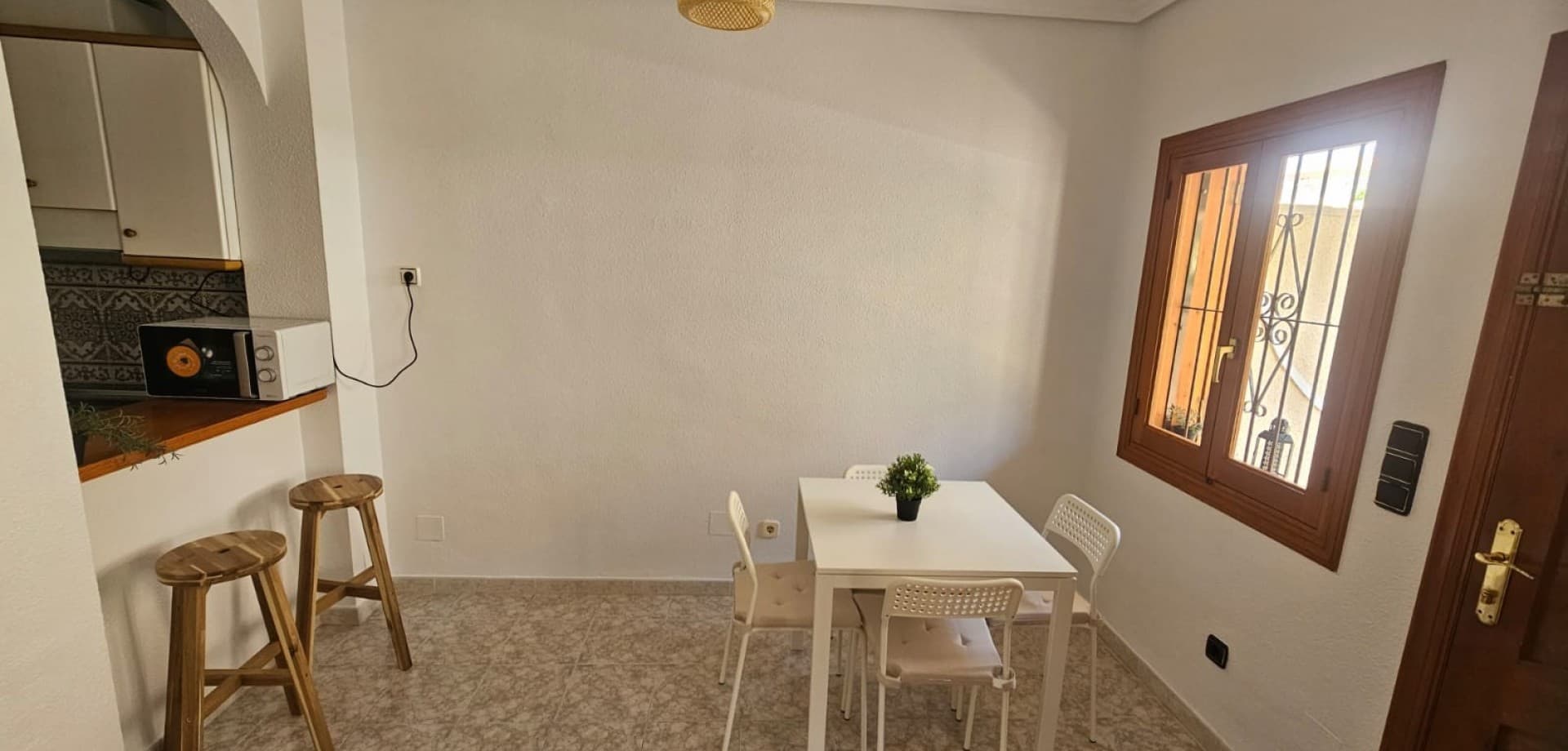 2 bed Middle Floor Apartment in Orihuela Costa - 9