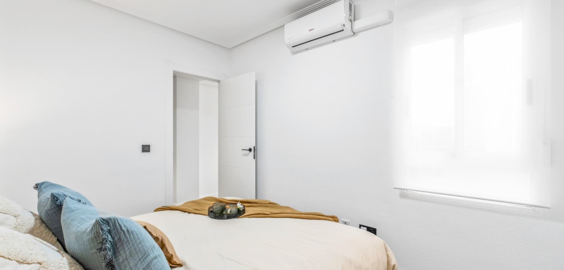 2 bed Middle Floor Apartment in Orihuela Costa - 8