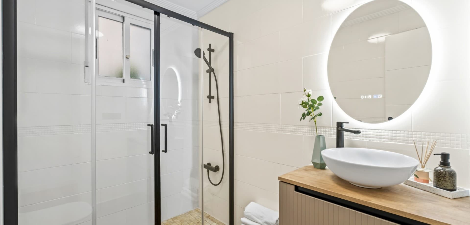 2 bed Middle Floor Apartment in Orihuela Costa - 5