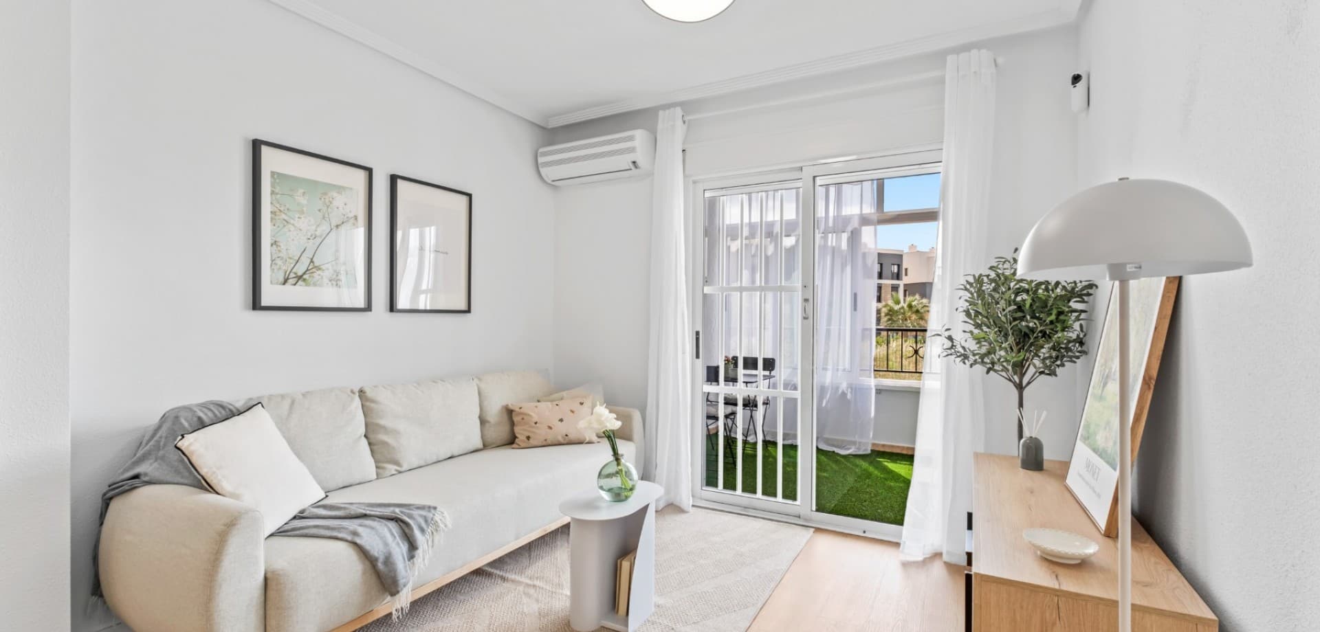2 bed Middle Floor Apartment in Orihuela Costa - 26