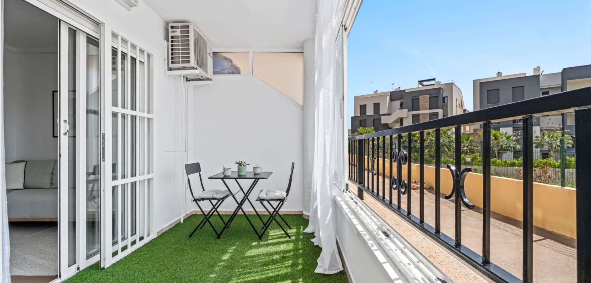2 bed Middle Floor Apartment in Orihuela Costa - 28