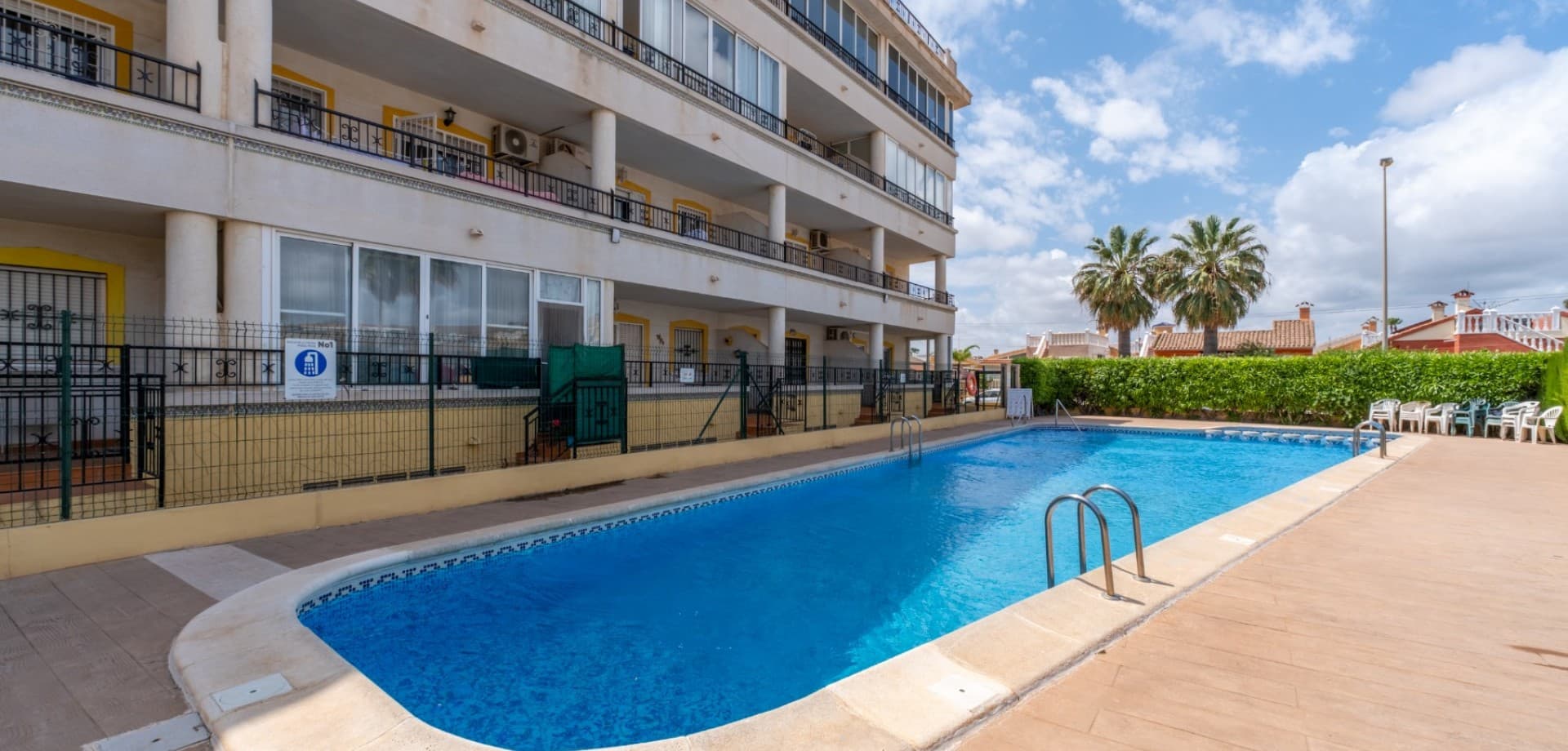 2 bed Middle Floor Apartment in Orihuela Costa - 12