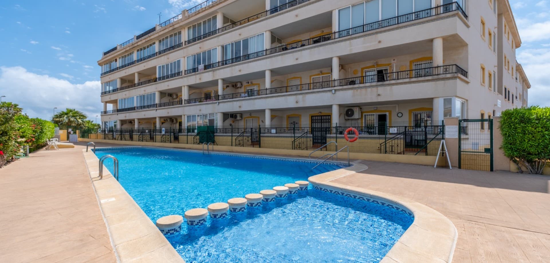 2 bed Middle Floor Apartment in Orihuela Costa - 29