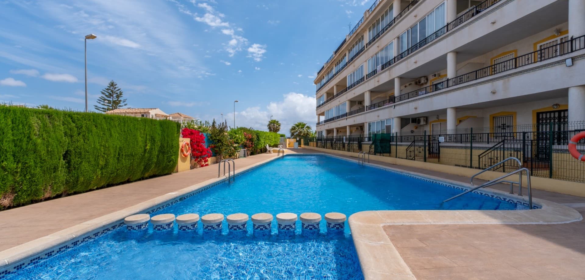 2 bed Middle Floor Apartment in Orihuela Costa - 17