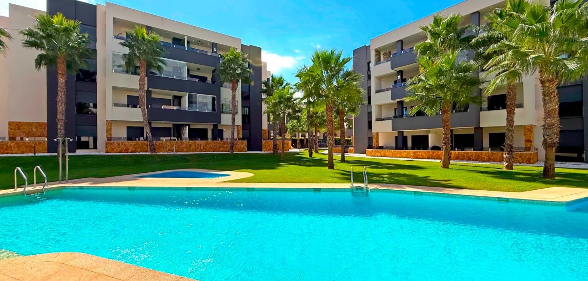 2 bed Middle Floor Apartment in Orihuela Costa - 14