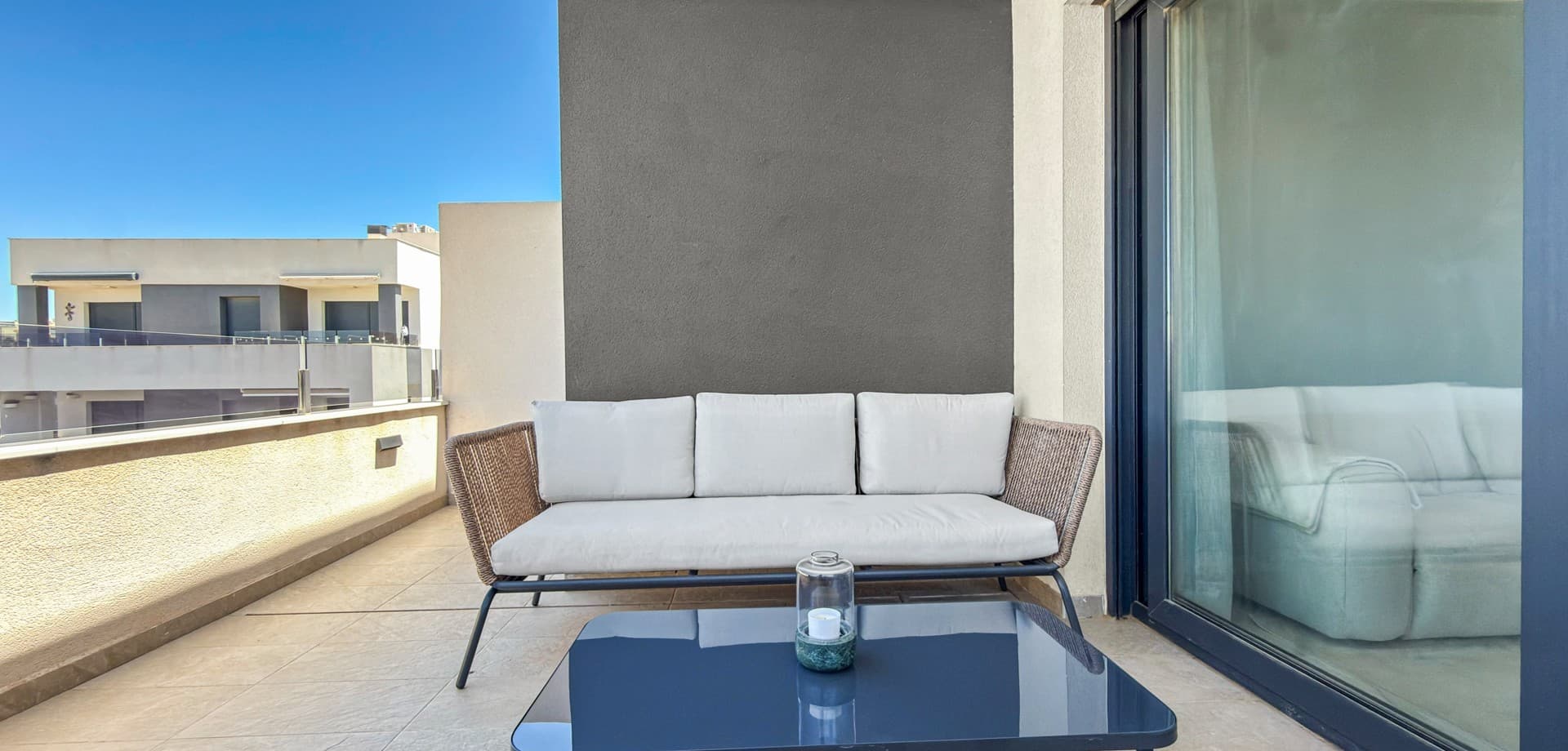 2 bed Middle Floor Apartment in Orihuela Costa - 11