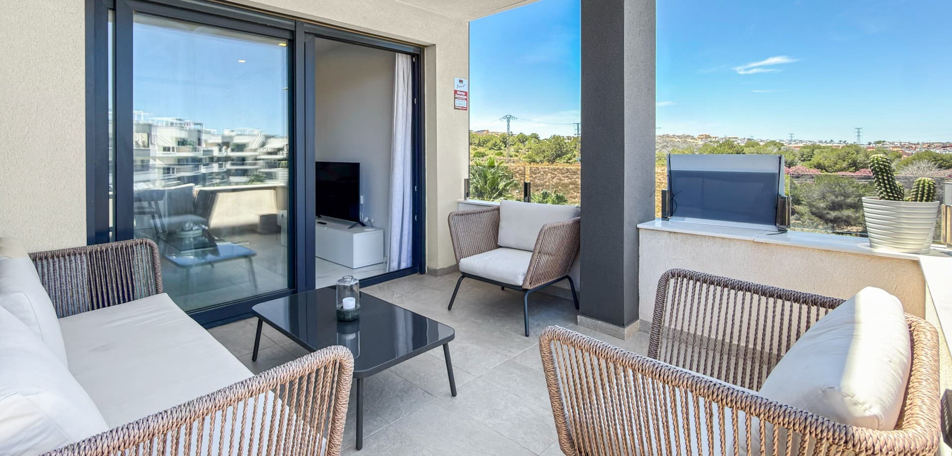 2 bed Middle Floor Apartment in Orihuela Costa - 4