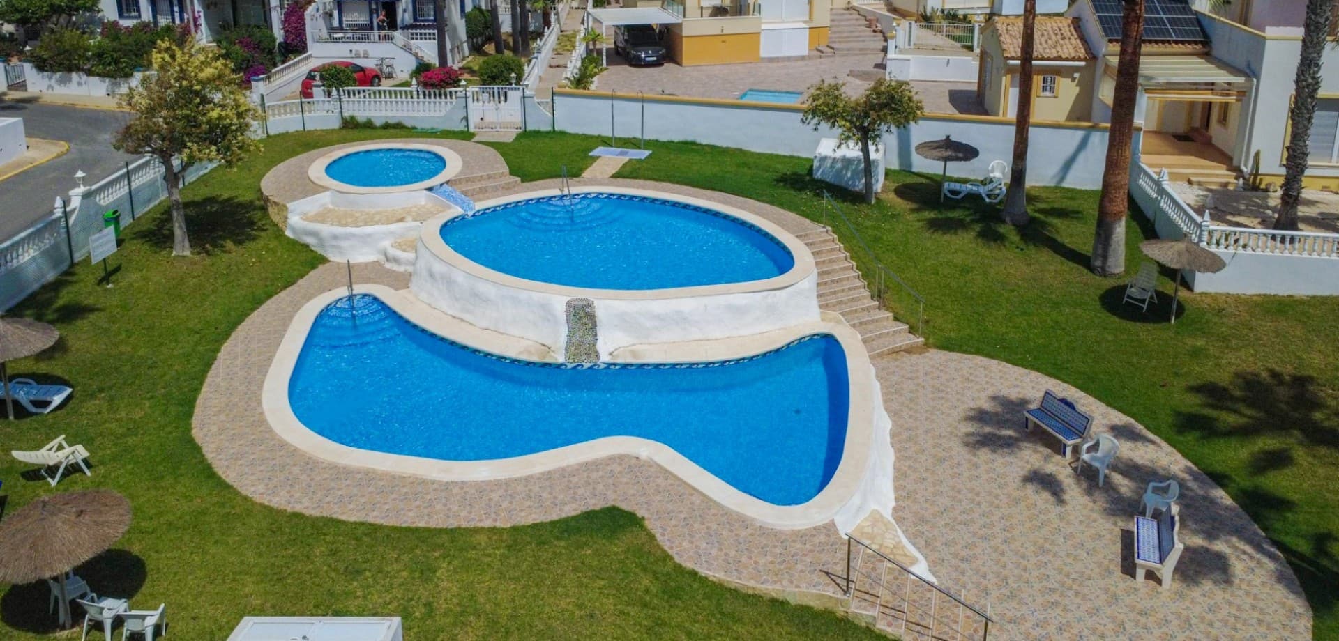 Adosada de 4 dormitorios en Orihuela Costa - 2