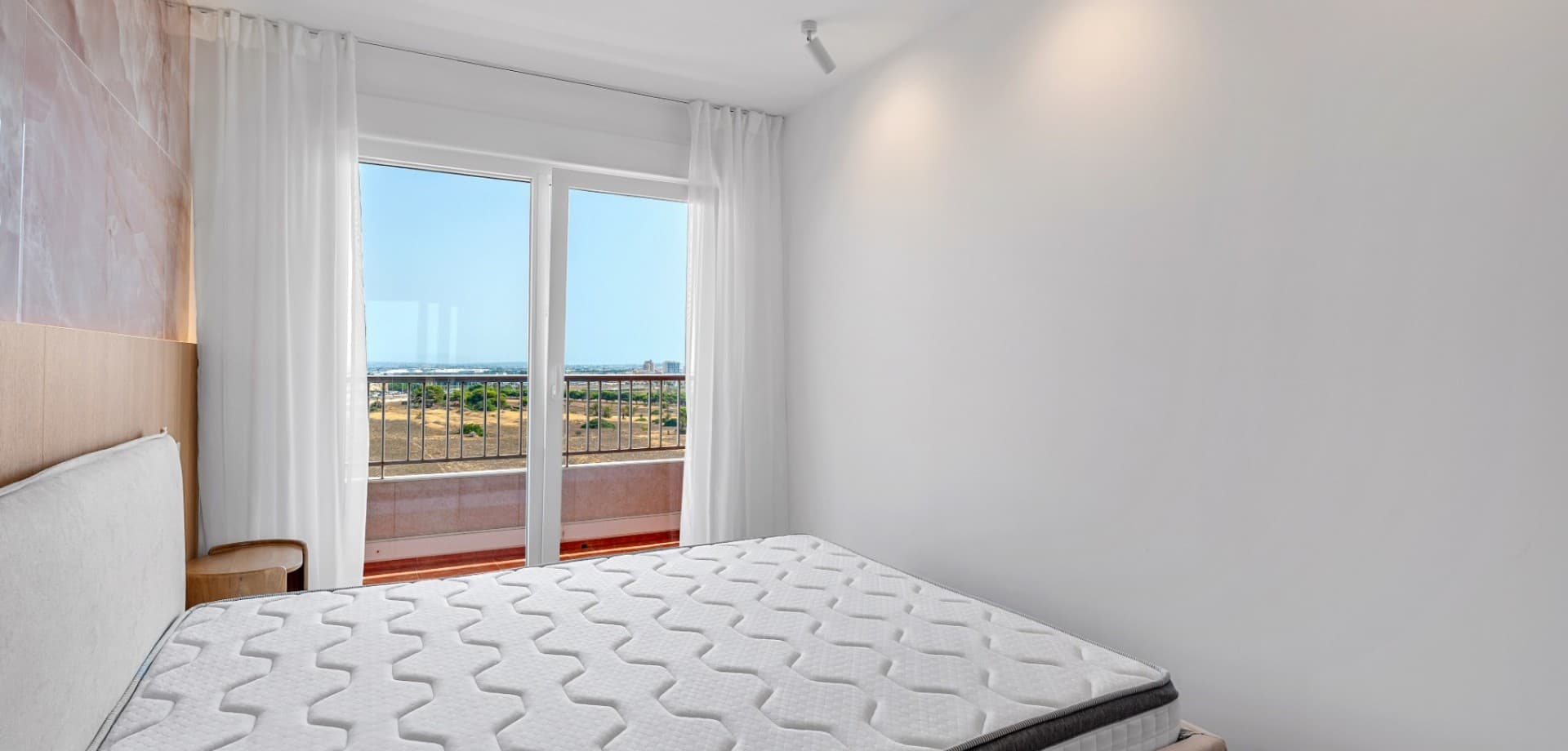 2 bed Middle Floor Apartment in Orihuela Costa - 21