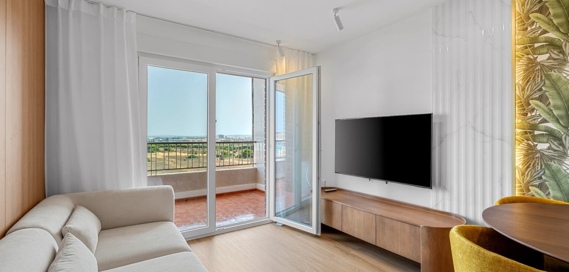 2 bed Middle Floor Apartment in Orihuela Costa - 12