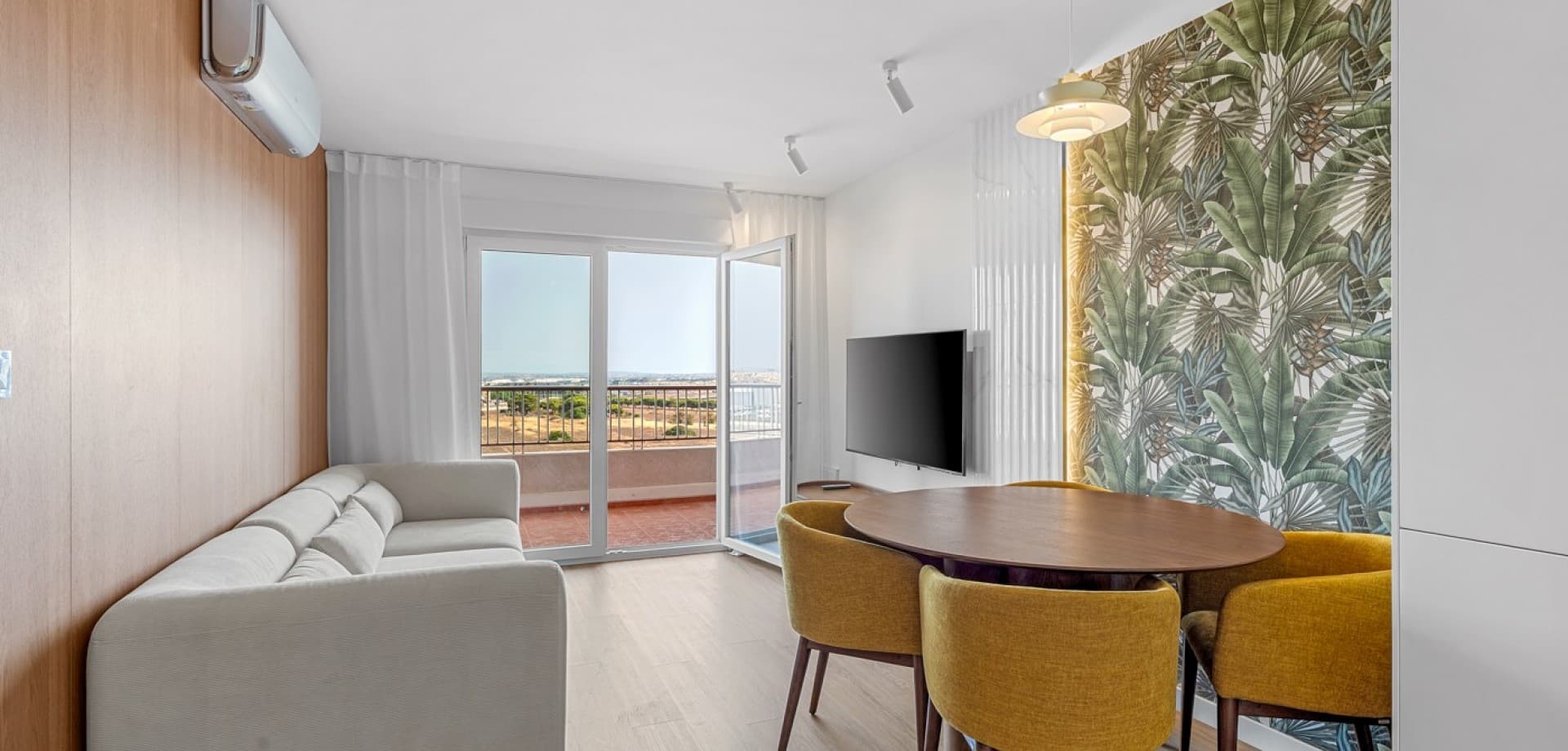 2 bed Middle Floor Apartment in Orihuela Costa - 1