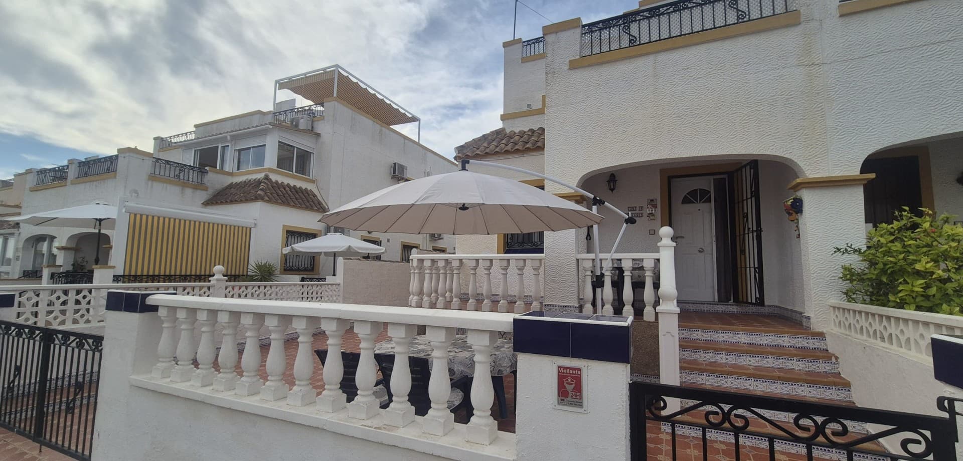 Geschakelde Woning met 3 slaapkamers in Orihuela Costa - 39