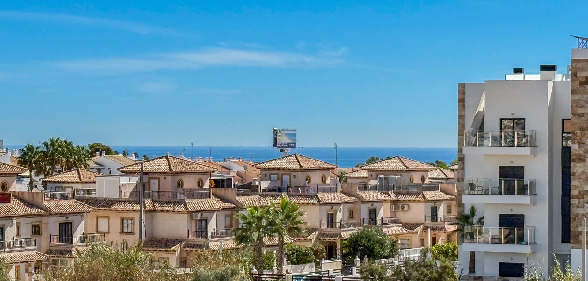 3 bed Middle Floor Apartment in Orihuela Costa - 9