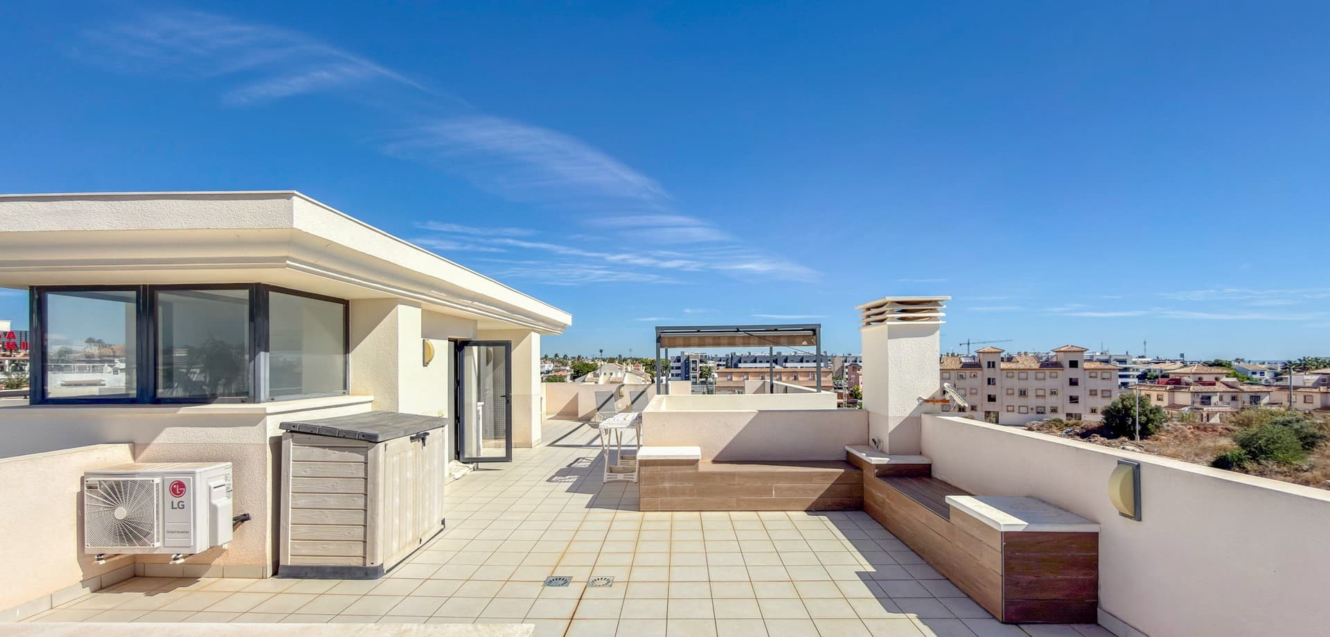3 bed Middle Floor Apartment in Orihuela Costa - 30