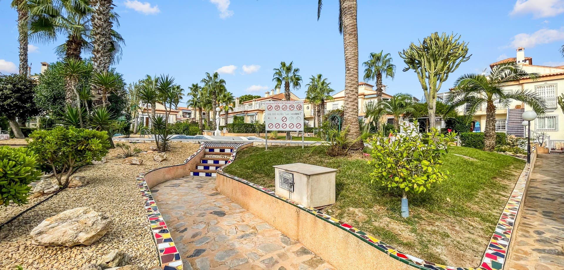 2 bed Middle Floor Apartment in Orihuela Costa - 26
