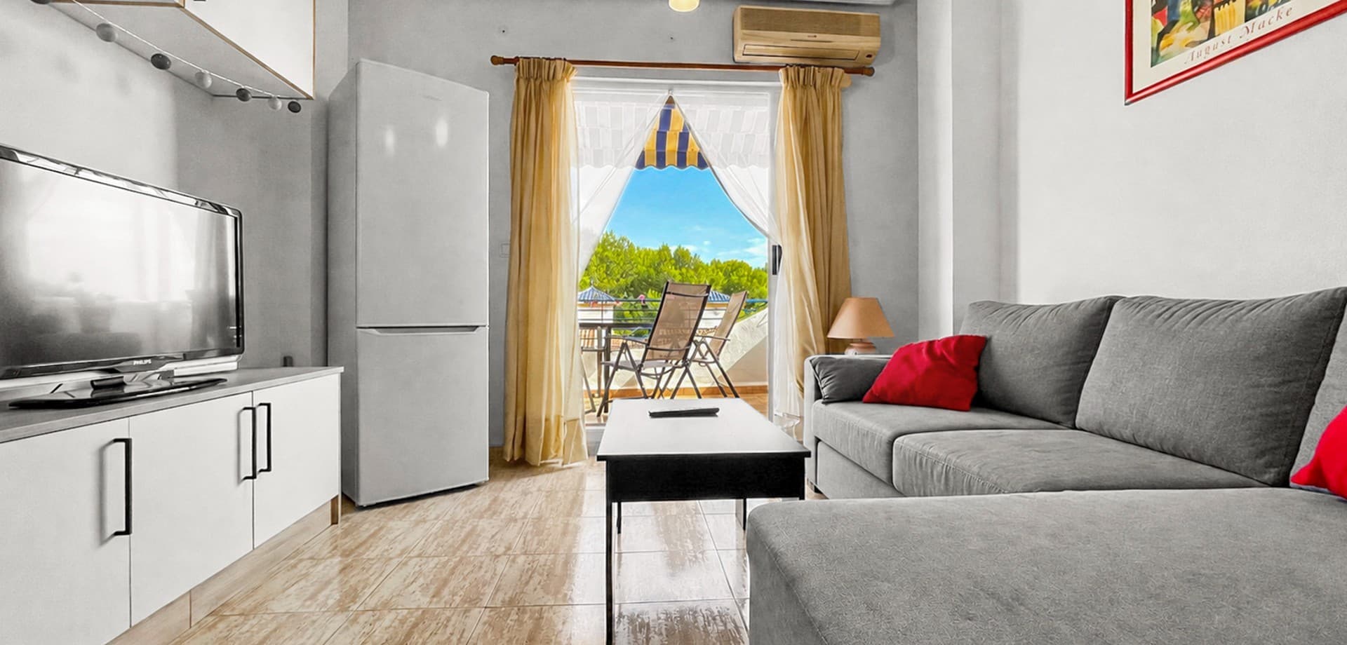 2 bed Middle Floor Apartment in Mil Palmeras - 3