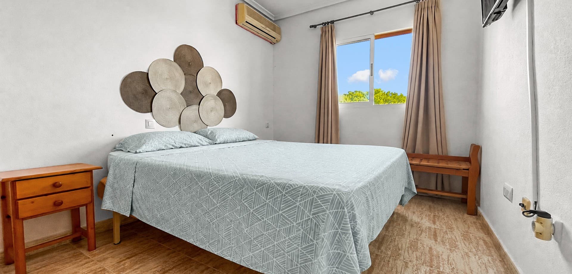 2 bed Middle Floor Apartment in Mil Palmeras - 13